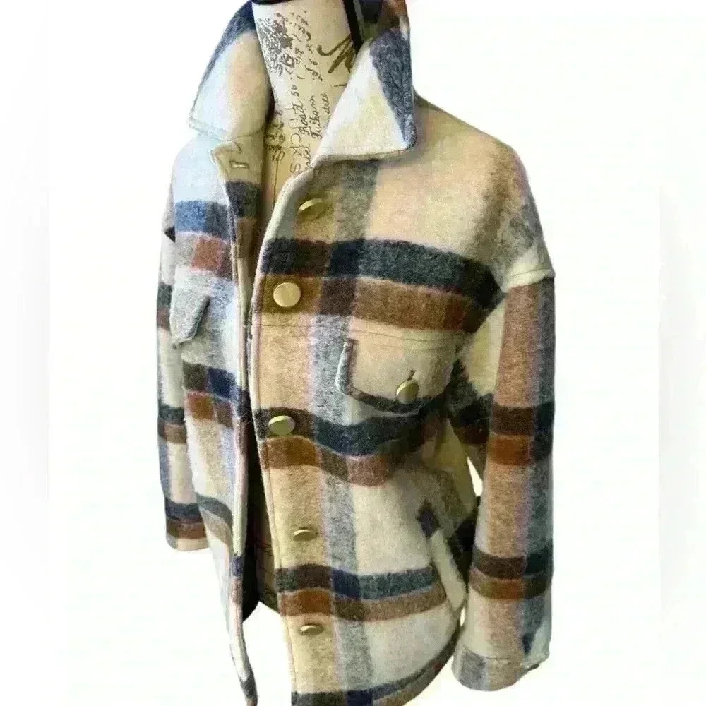 ZARA Plaid Shacket with Gold Buttons - SOLD OUT EVERYWHERE - Picture 4 of 10
